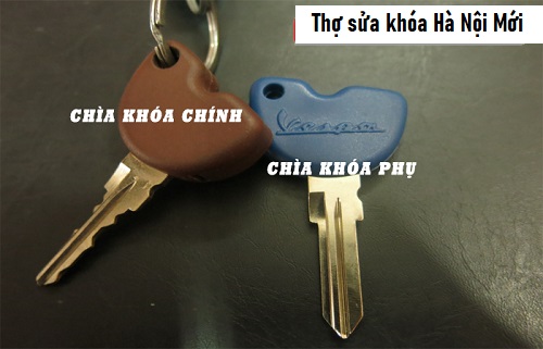 chìa khóa xe vespa